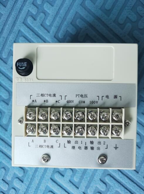 数码管显示保护器